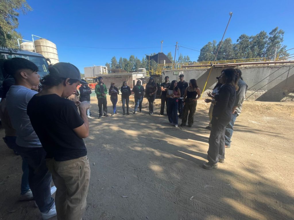 Por segundo año consecutivo: Estudiantes de la UTEM visitan Planta “El Parronal» de EAPSA