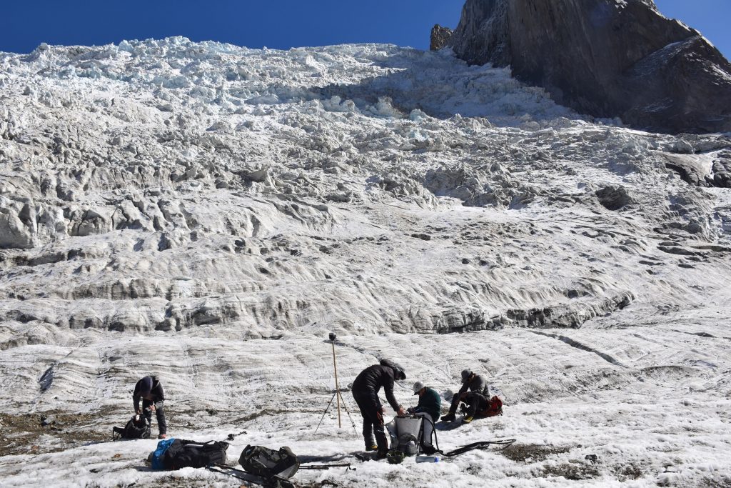 Glaciar Universidad perdió en un año el equivalente al consumo anual de agua de una ciudad de 580 mil habitantes